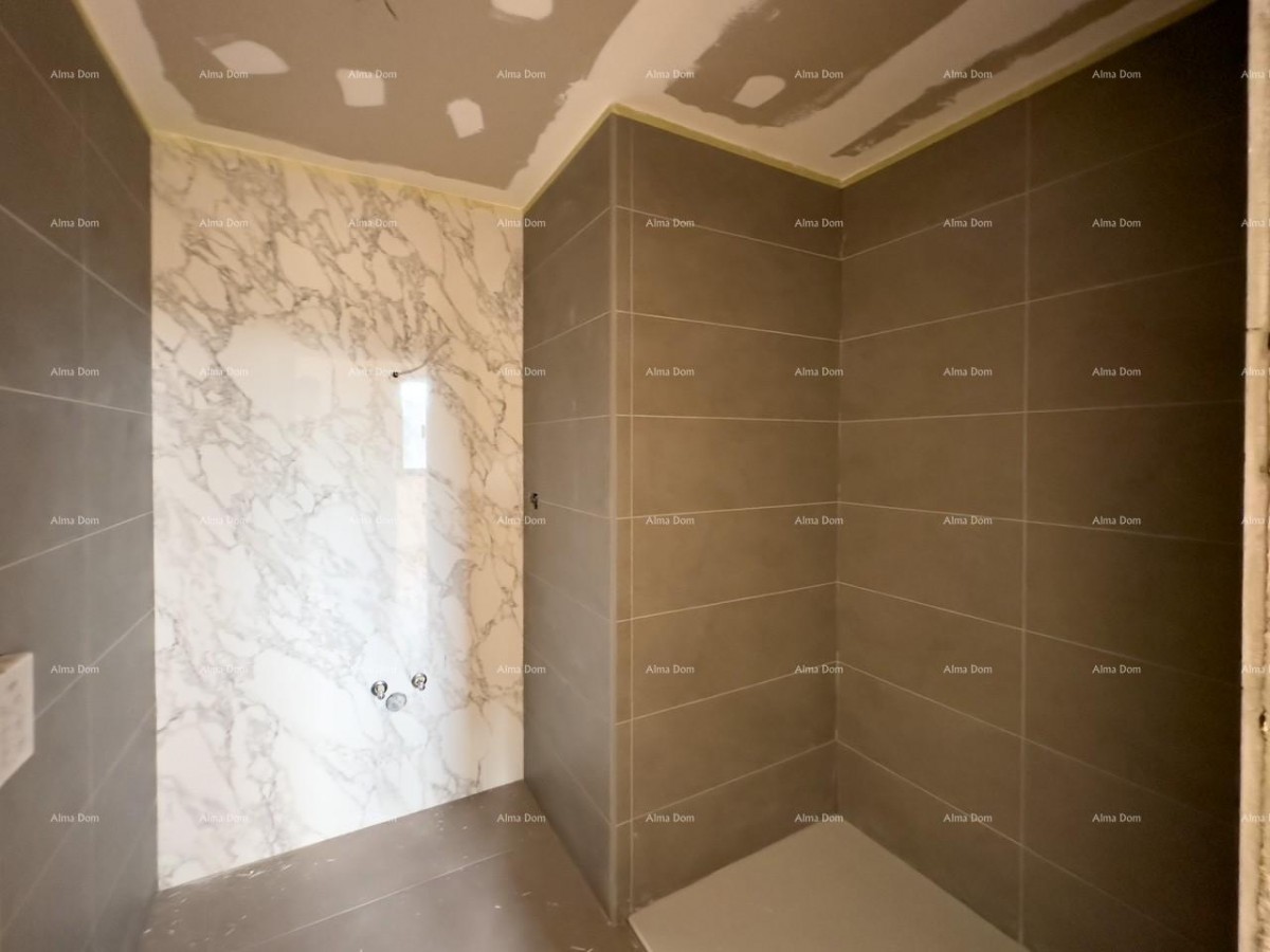 Beautiful apartment in a semi-detached building. LABIN 24