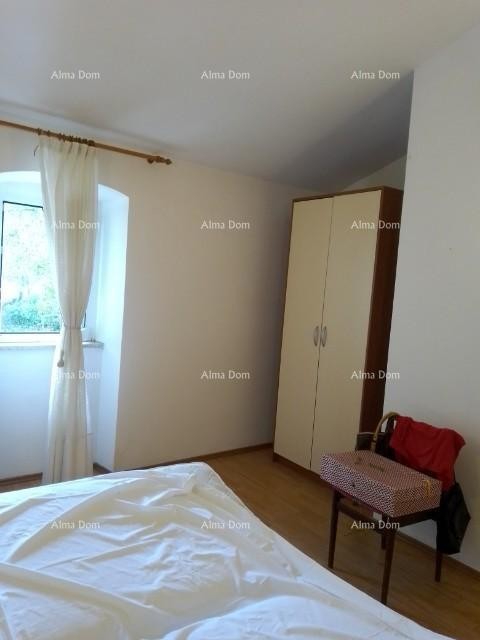 Prodaja kuće sa dvorištem i velikim zemljištem, Barban 5