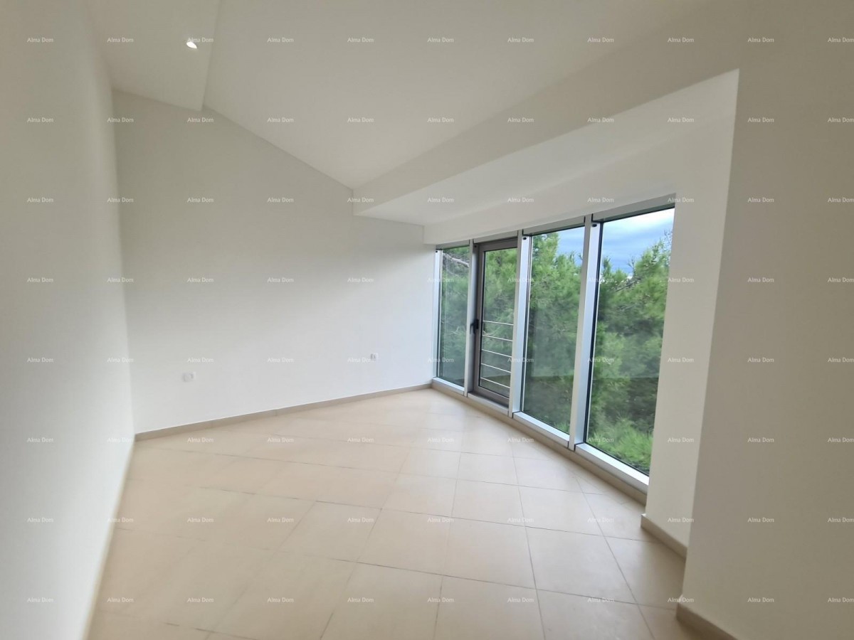 Istra. Pula. Veli vrh. 5