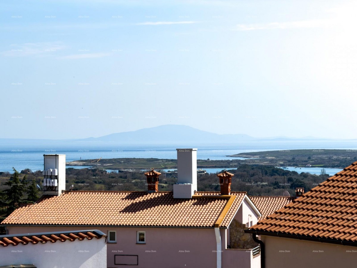 Prodajemo stan s pogledom na morje! 12