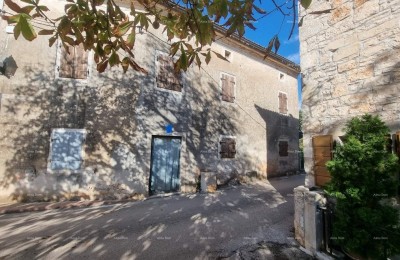 Istrian house for sale for renovation, Krnica
