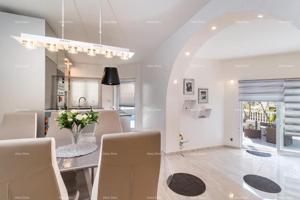 Medulin, apartment with pool. 4