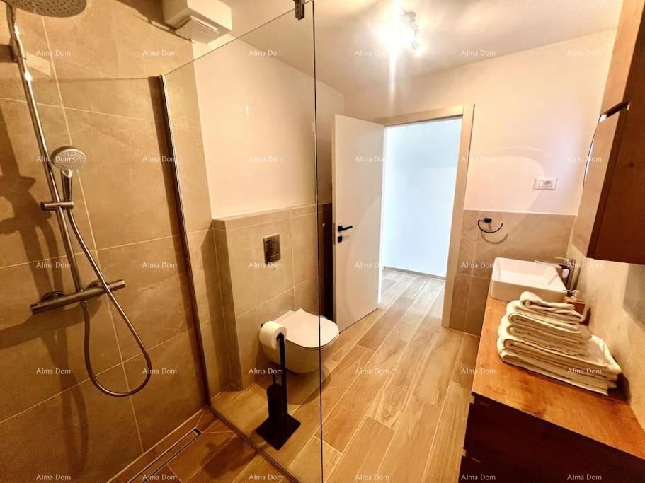 Продается красивый и современный дом, Пореч 31