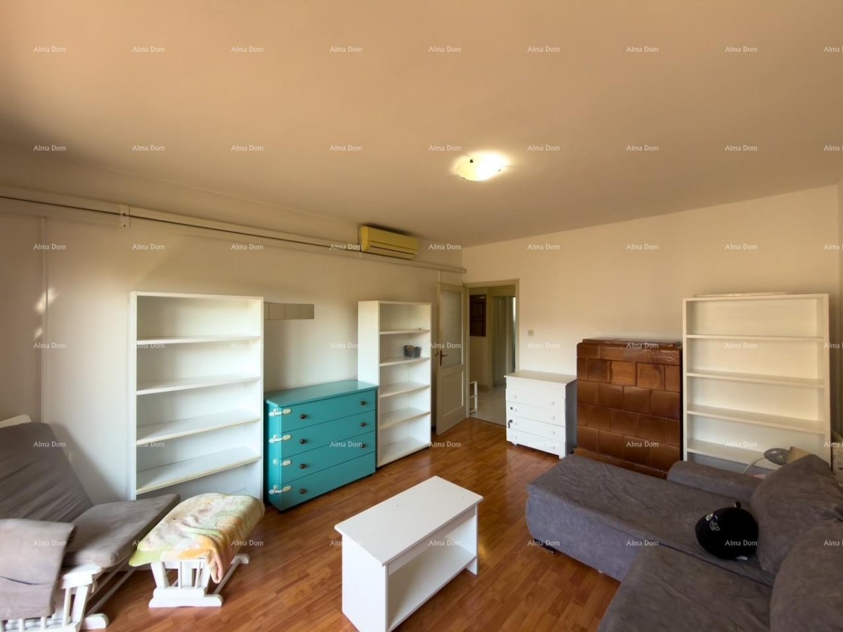 We are selling an apartment in an excellent location in Pula! 18