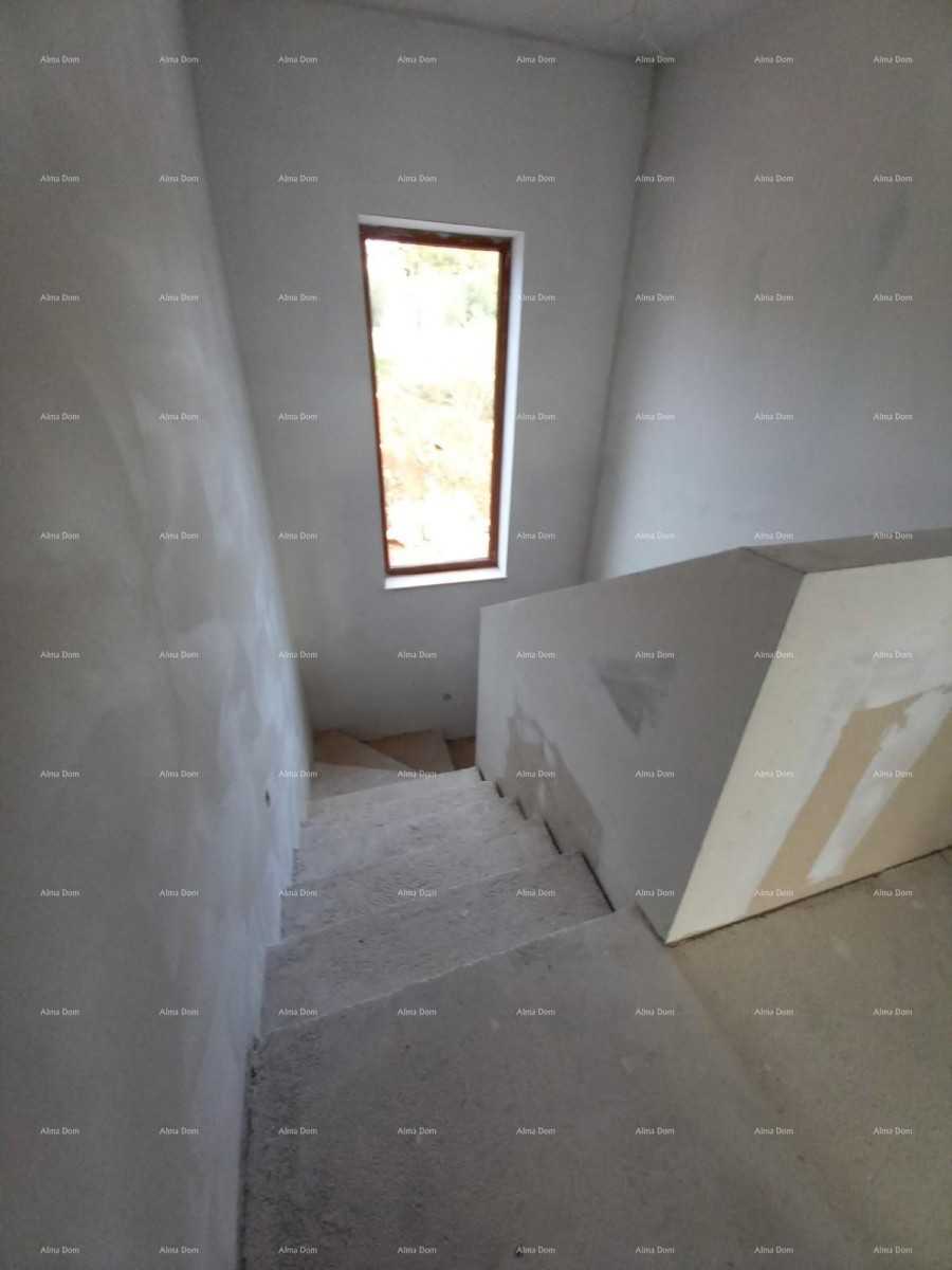 Kuća s bazenom i pogledom na more, Kaštelir 15