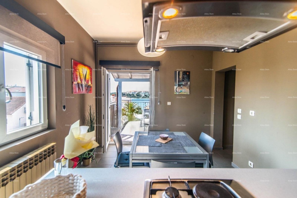 Prodaja - Prelepa kuća s apartmani i restoranom, Pula! Pogled na more! 4