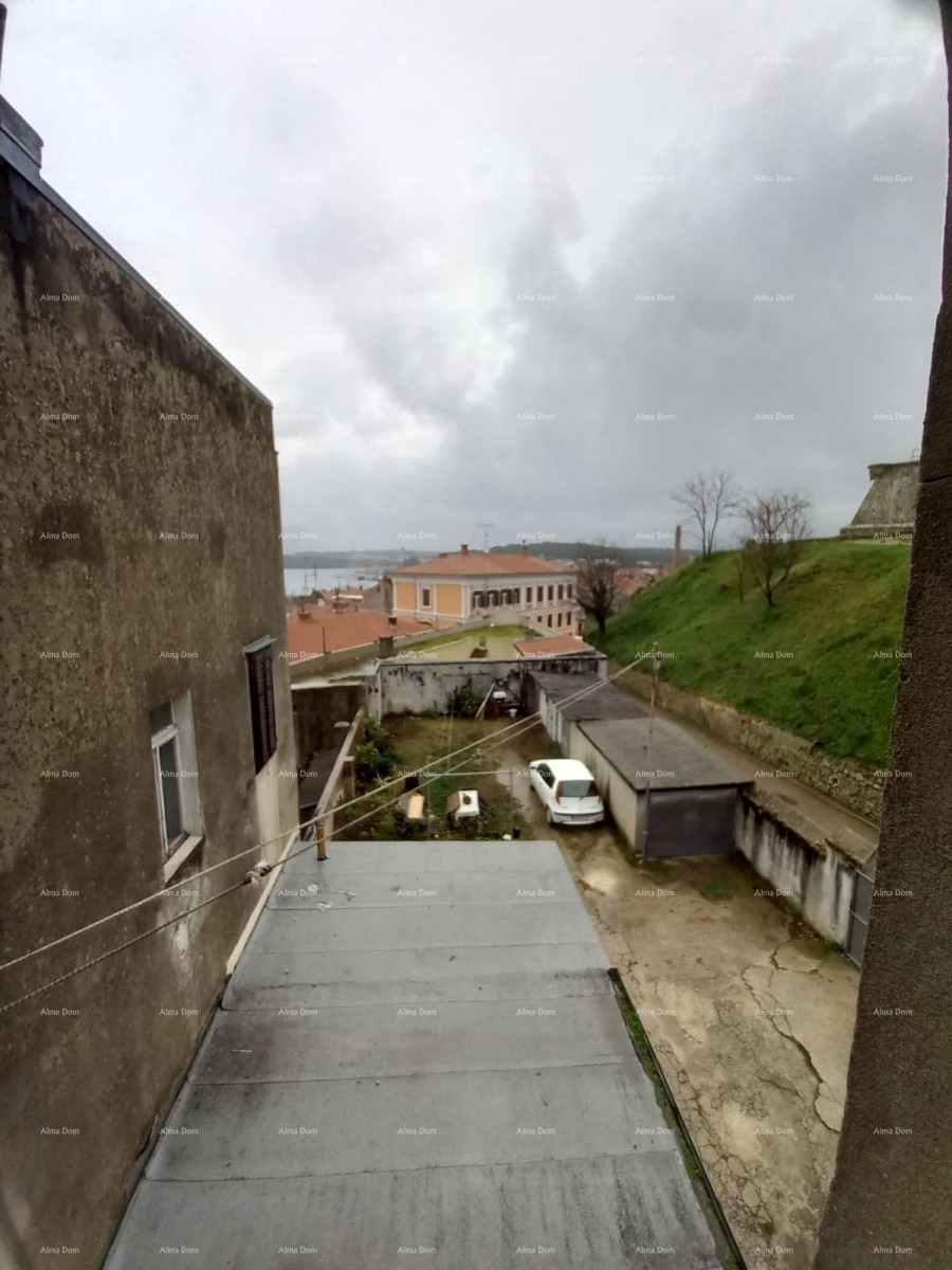 PULA, centar, Kaštel - Prodaja stana 18