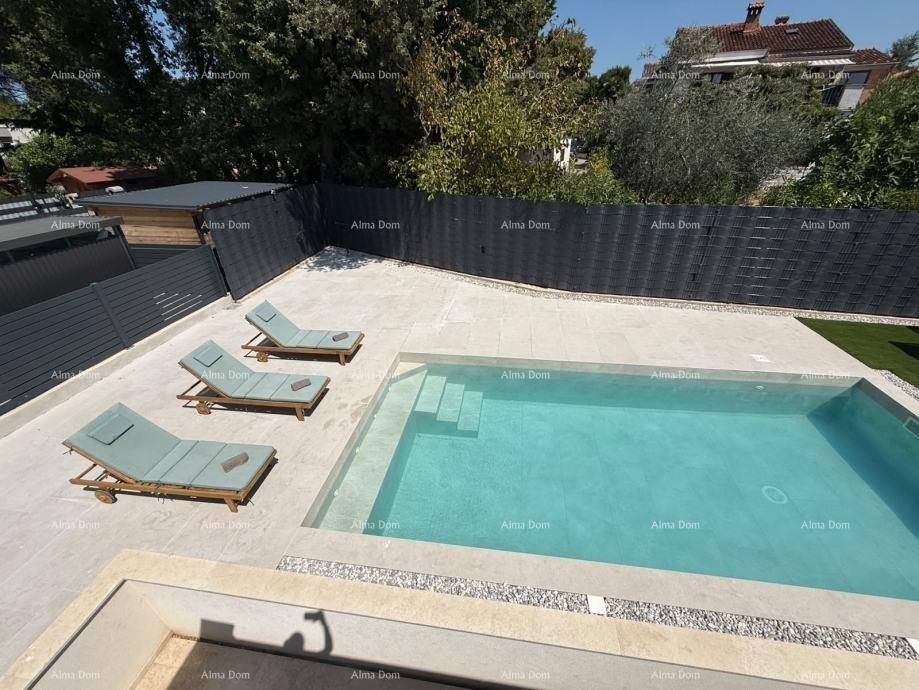 DVOETAŽNI APARTMA S PRIVATNIM BAZENOM IN VELIKO ZEMLJIŠČE – POREČ 11