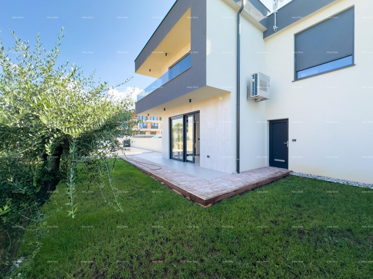 We are selling a semi-detached villa with a pool and a garage 1