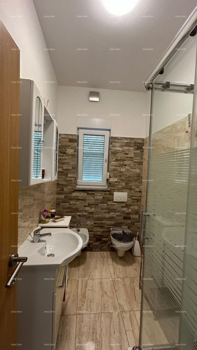 Prodajemo kuću sa više apartmana i bazenom. Pula Veli vrh. 13