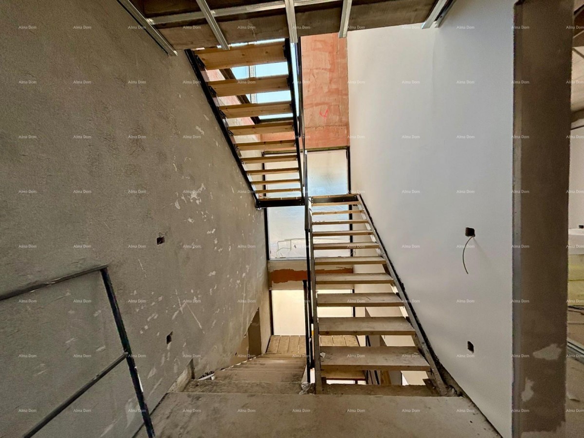 Продается современная вилла в Ровине 38