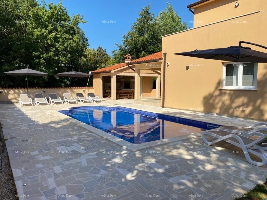 Продается дом, 200 м², с бассейнoм , Рашa 1