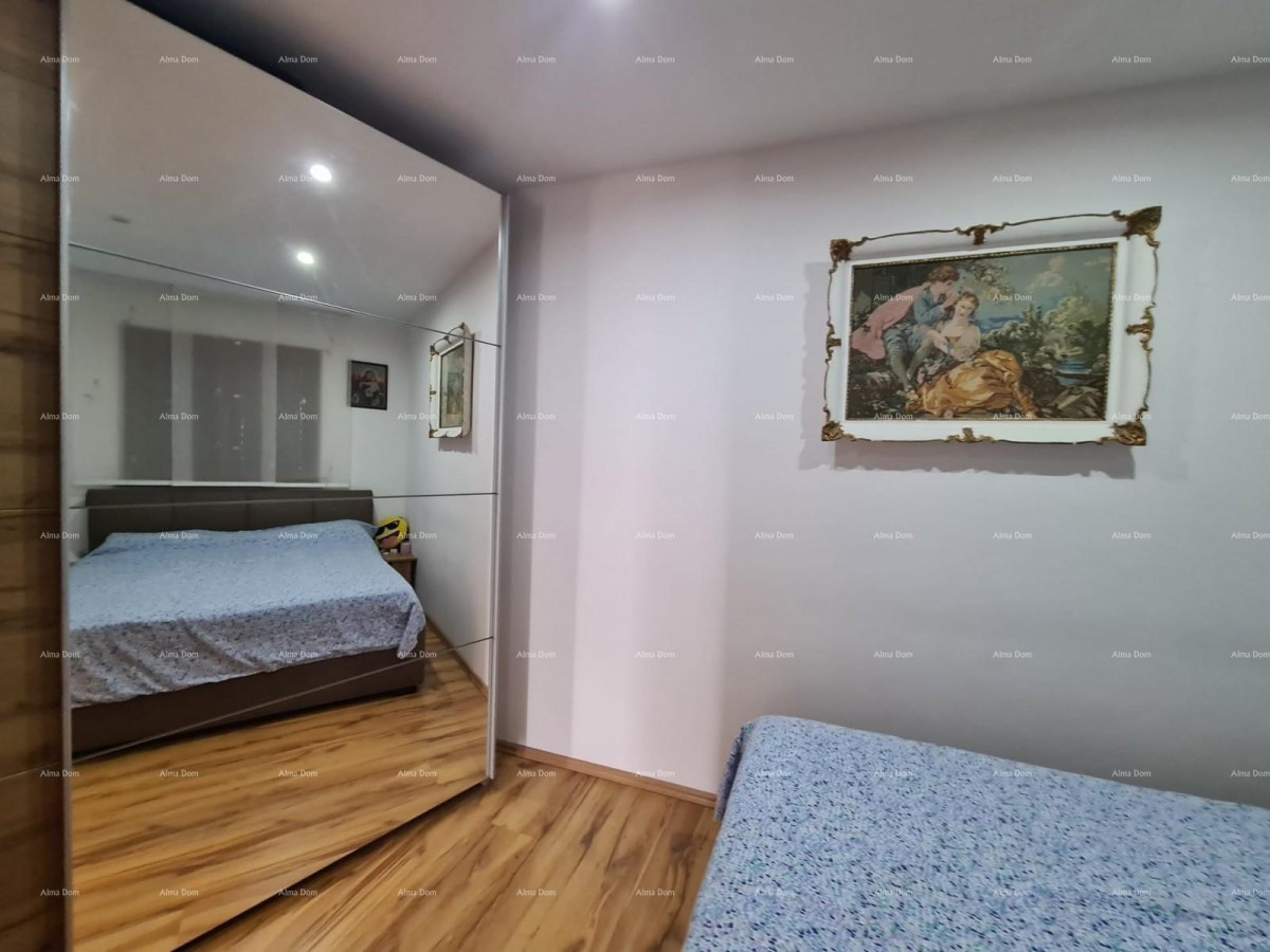 KUĆA SA TRI  APARTMANA,  MEDULIN 32