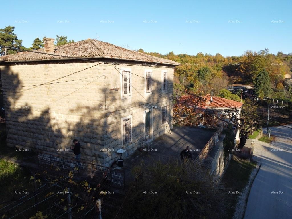 We are selling an old Istrian stone house with a view of Grožnjan. 17