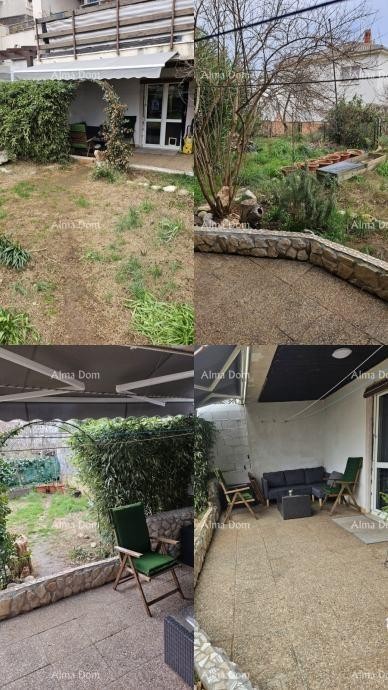 PRODAJA DVA STANA V PRIZIDJU HIŠE Z VRTOM 18