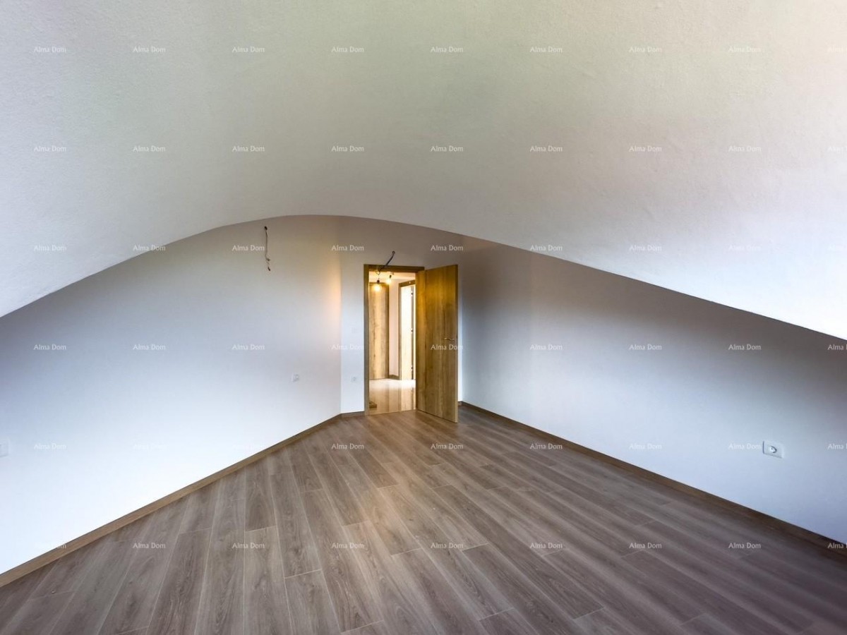 Vendiamo un appartamento con una bellissima vista sul mare! Premantura! 31