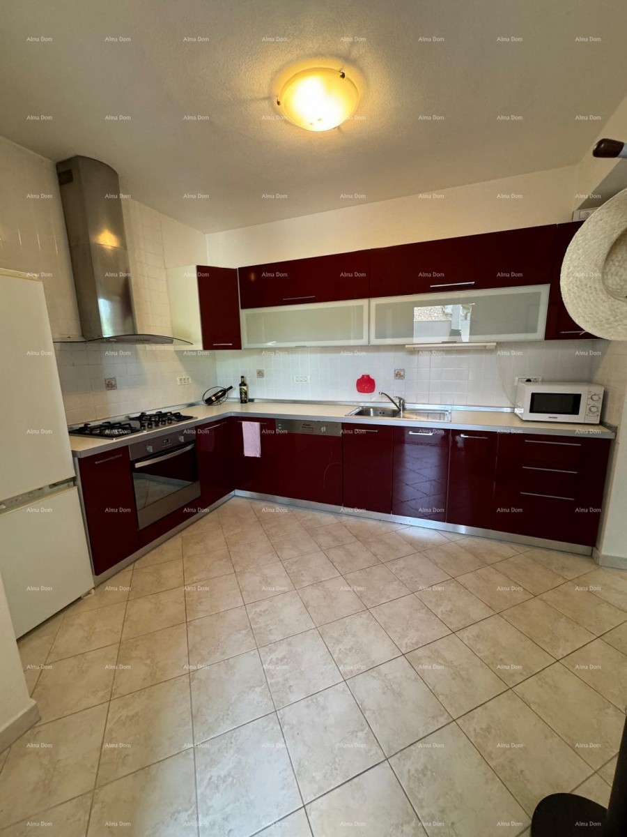 Casa con servizi ausiliari. Medulin. 4