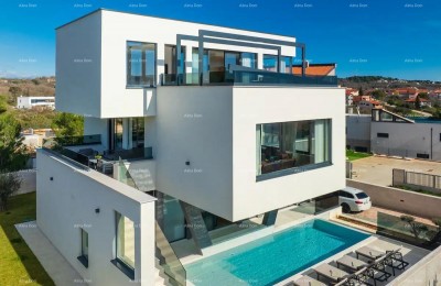 Prodajemo prekrasnu vilu s pogledom na more!Medulin!