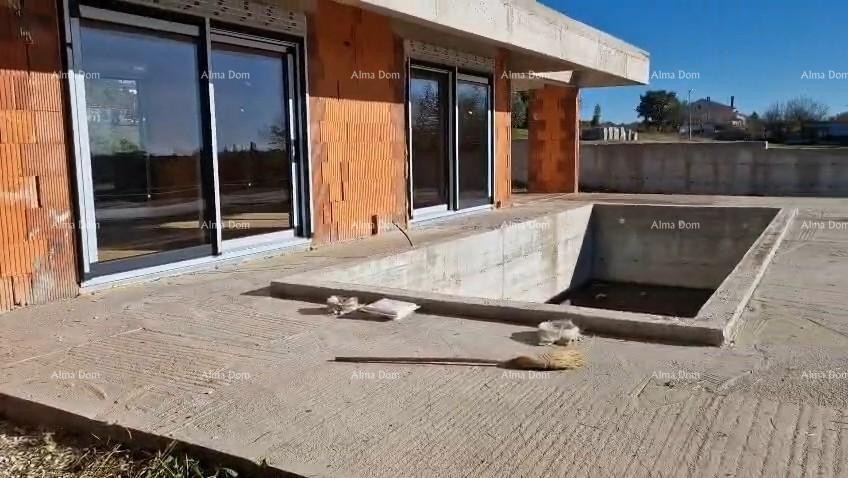 Kanfanar, moderna kuća u Roh-bau fazi 13