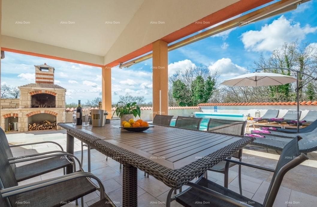 Красивый дом с бассейном, утопающий в зелени! 4