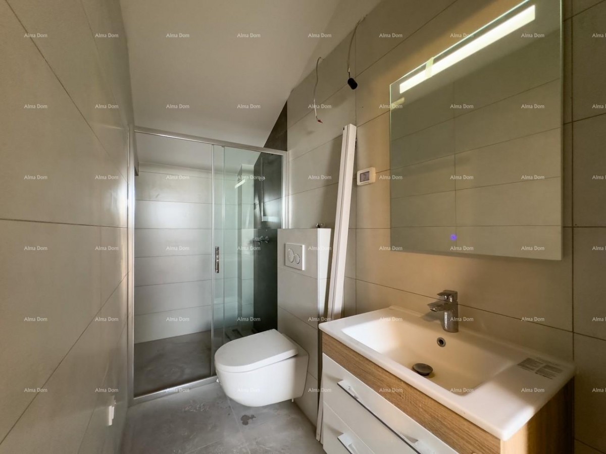 Vendiamo un appartamento con una bellissima vista sul mare! Premantura! 17