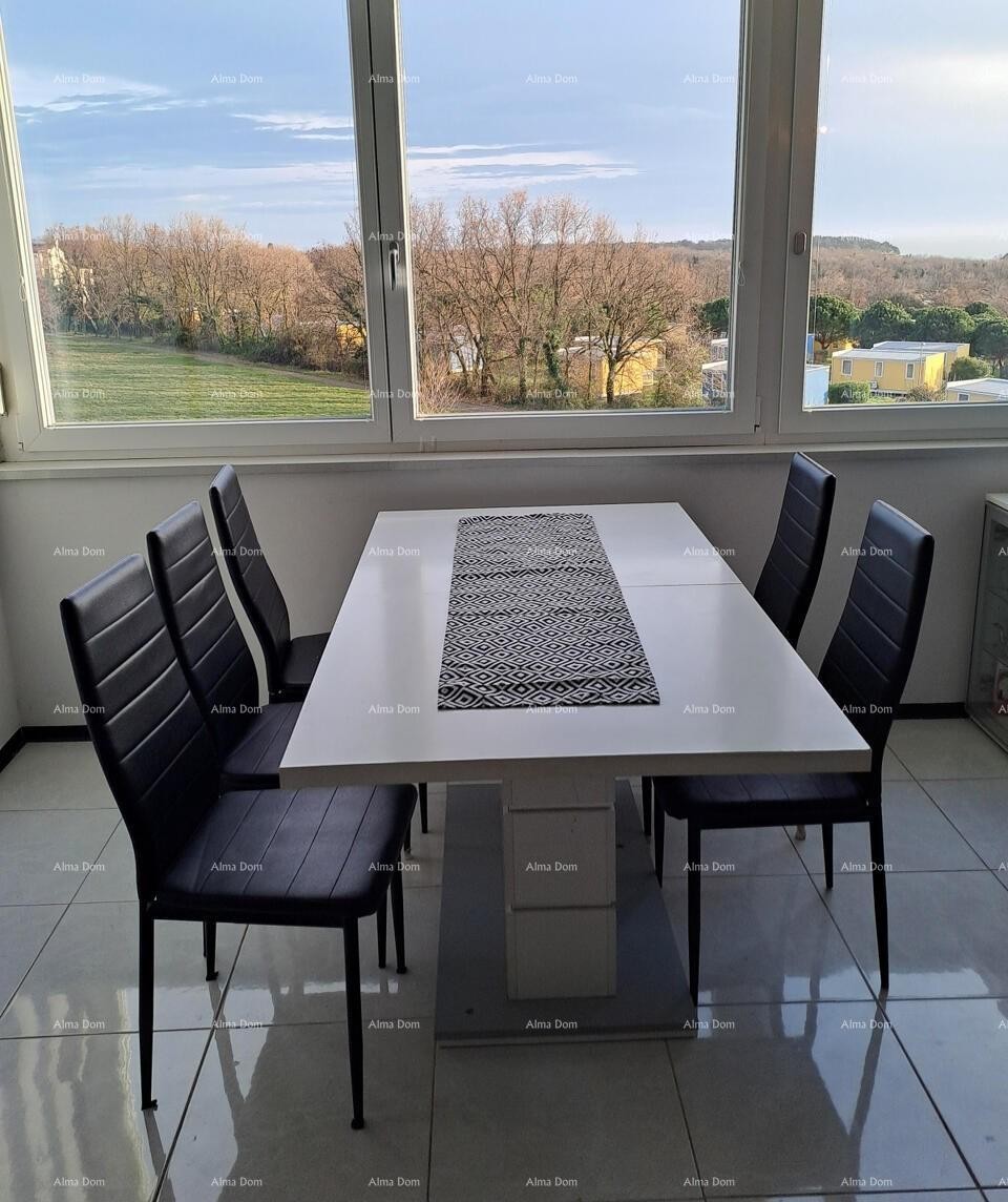 Na prodaju renoviran stan s čudovitim pogledom na morje 2