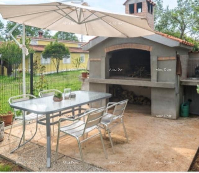 POREČ, Samostoječa hiša s bazenom in 5 stanovanjskimi enotami 5