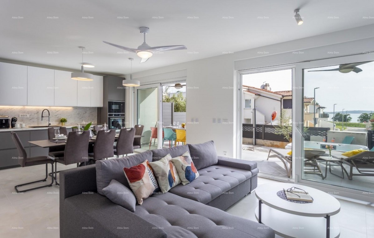 Современный дом в Медулине, 800 м от центра и 150 м от моря – идеален для семьи или инвестиций! 1