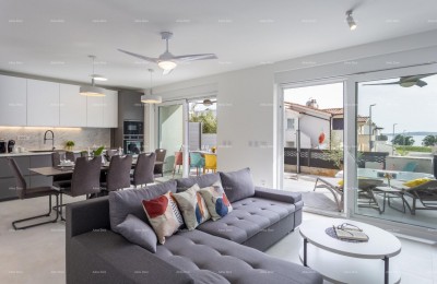 Moderna hiša v Medulinu, 800 m od centra in 150 m od morja – idealna za družino ali naložbo!