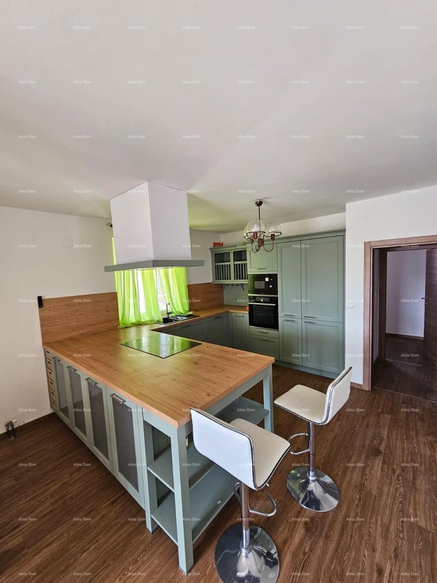 BANJOLE – prostorna hiša z več stanovanjskimi enotami in dodatnim gradbenim zemljiščem 17