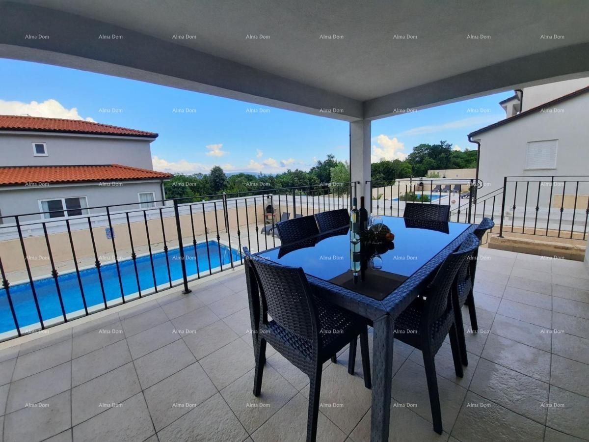 Raša – Villa con piscina privata e giardino 16