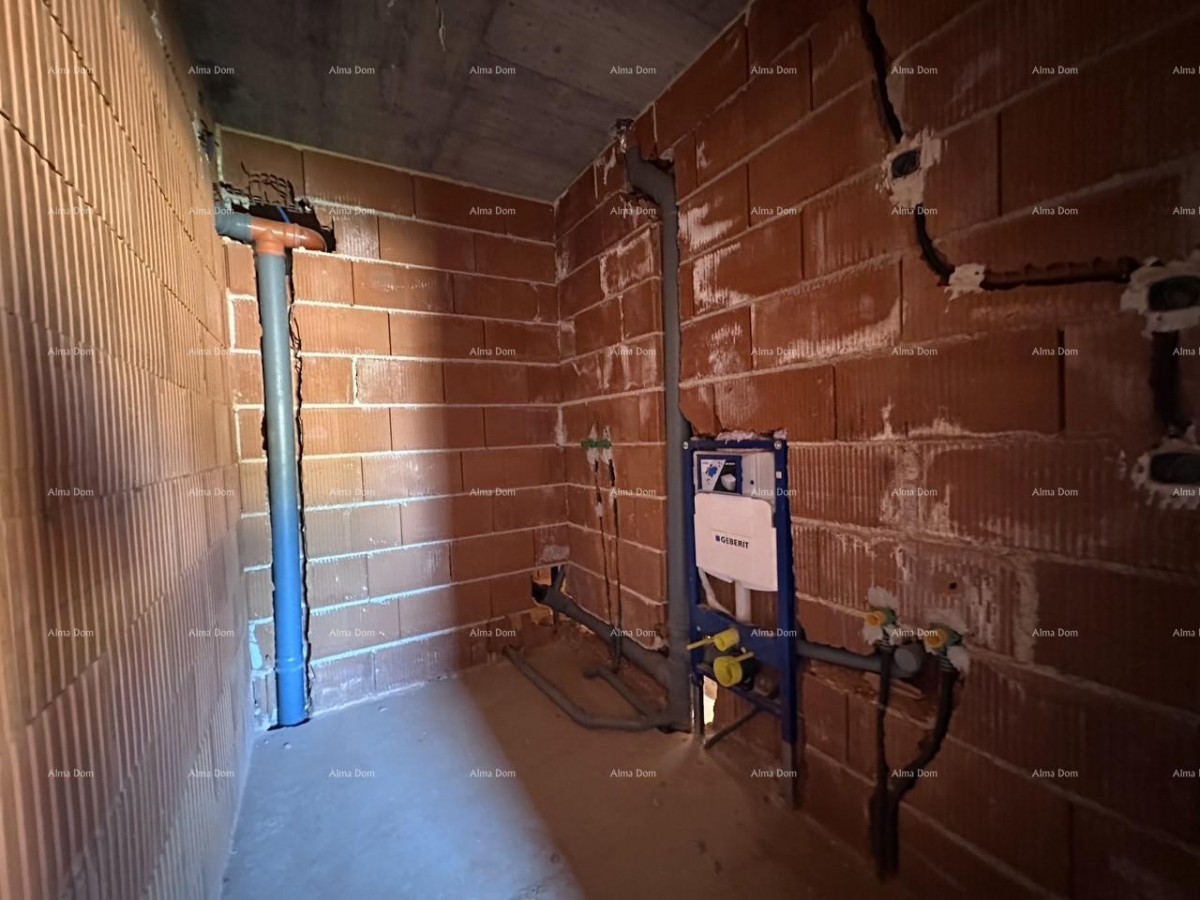 Umag.Продается сдвоенный дом на стадии черновой отделки 24