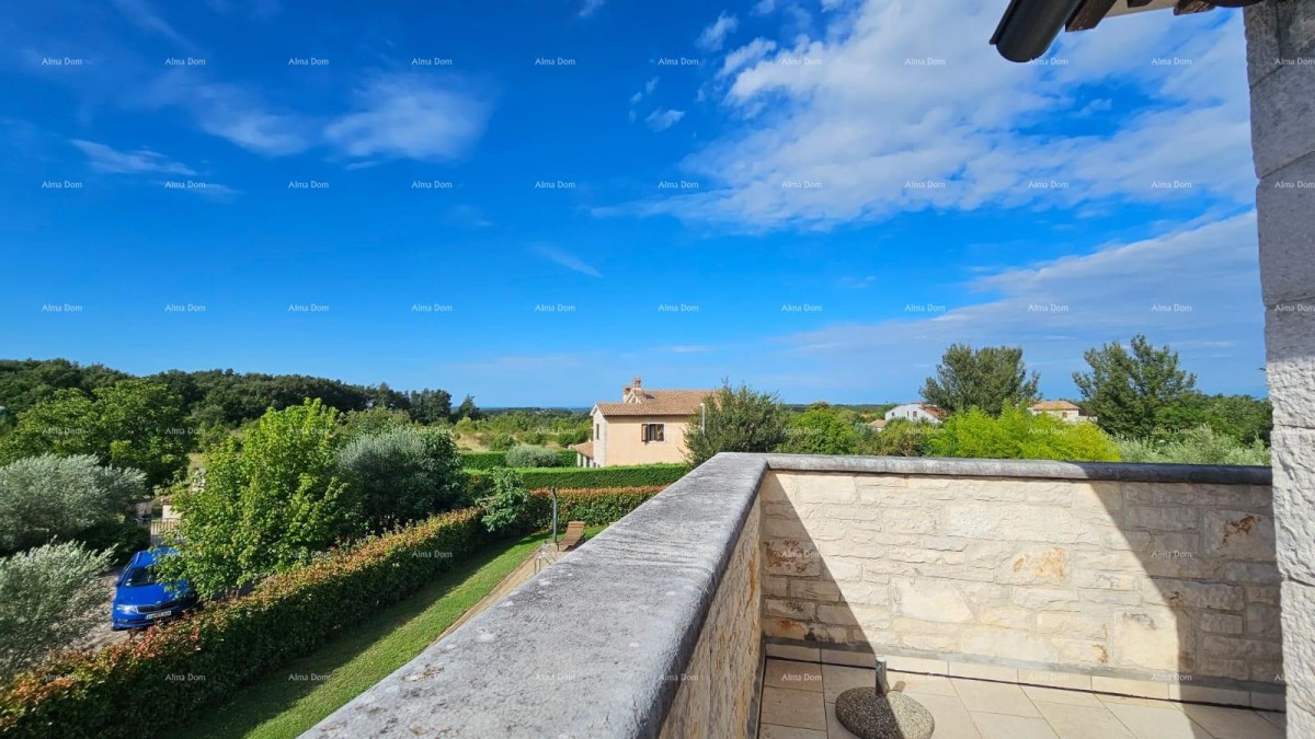 Prostrana hiša s bazenom v Svetem Lovreču - popoln dom za družino 6