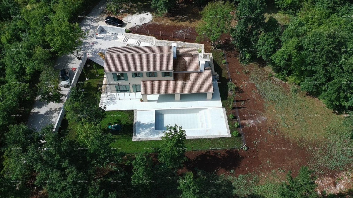 Prodaja - prostorna hiša s bazenom v gradnji, blizu Pazina! 8