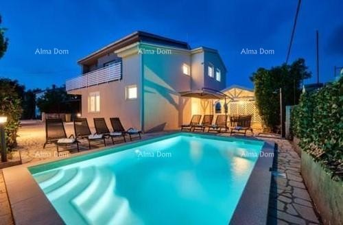 For sale: House with a pool and sea view – Ližnjan 2