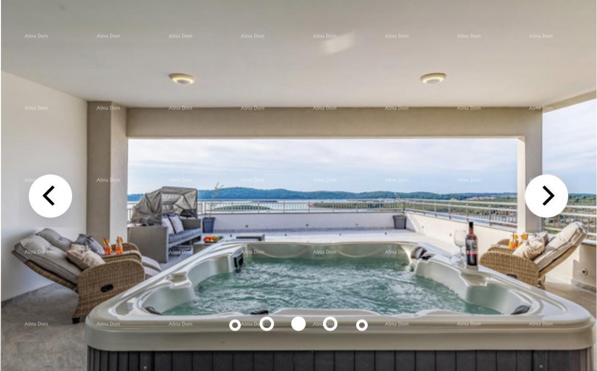 A beautiful villa with a sea view. POMER 6