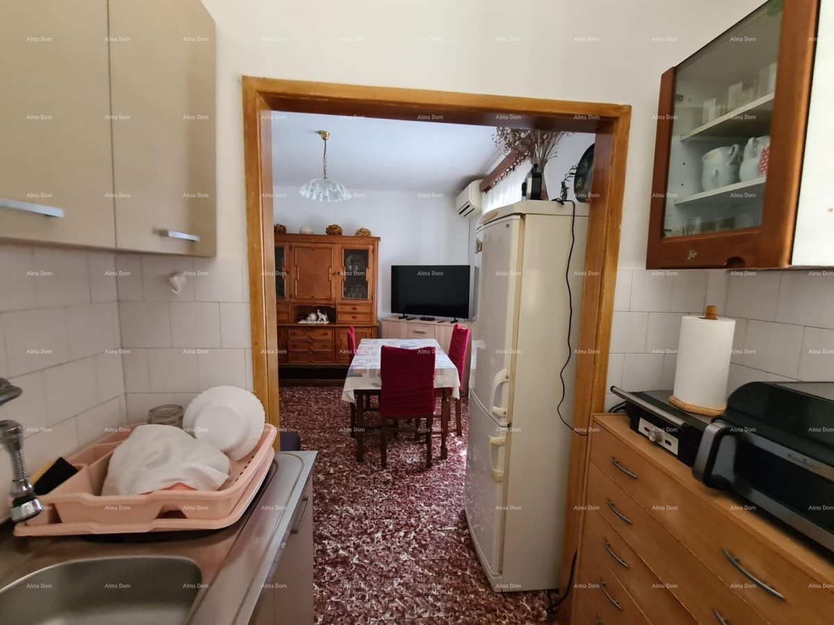 Prodaja kuće s dvije stambene jedinice, pomoćnim objektom i garažom, Ližnjan! 45