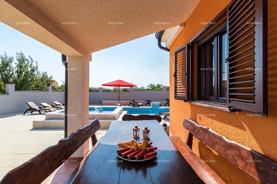 House with pool and jacuzzi! 5