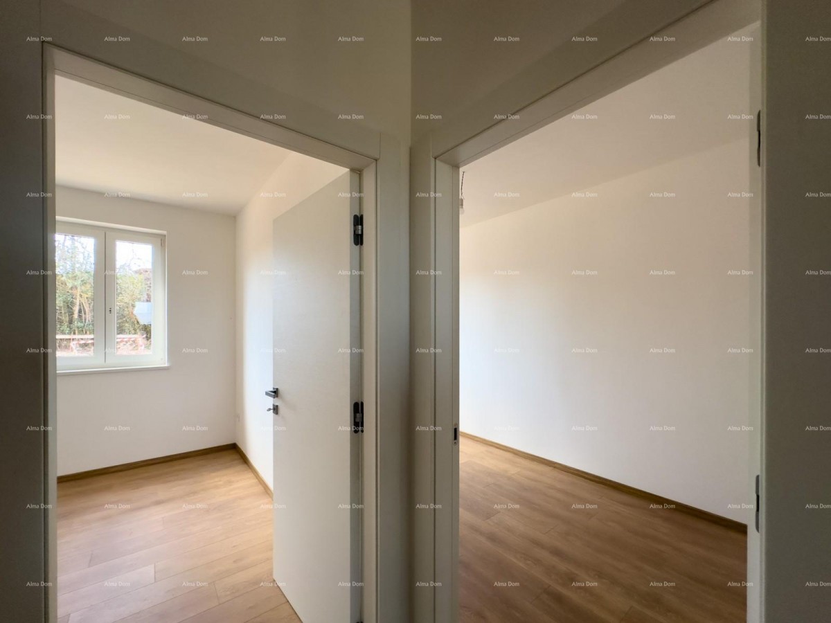 We are selling an apartment with a garden in Barban. 7