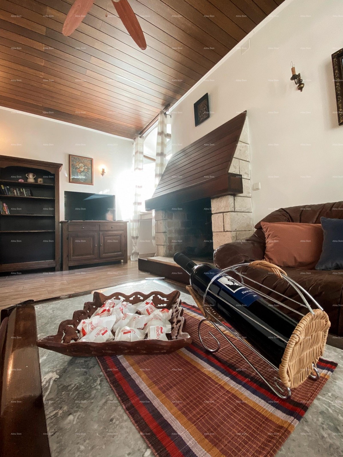 Lepa vila za prodajo na eni izmed najboljših lokacij v Supetru, otok Brač! 13