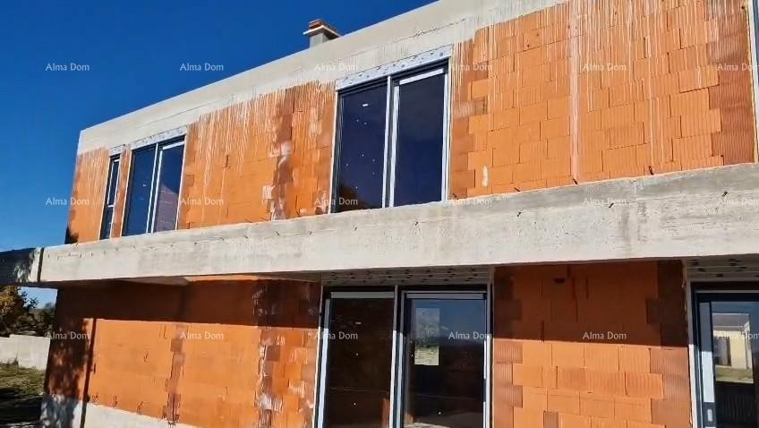 Kanfanar, moderna kuća u Roh-bau fazi 14