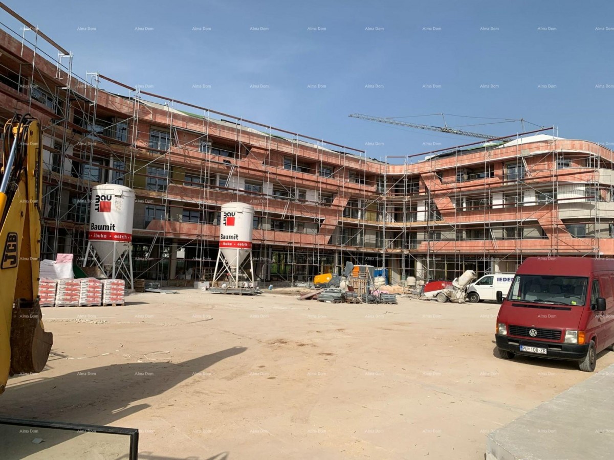 Poreč, residential and commercial building under construction with apartments and underground garages 10