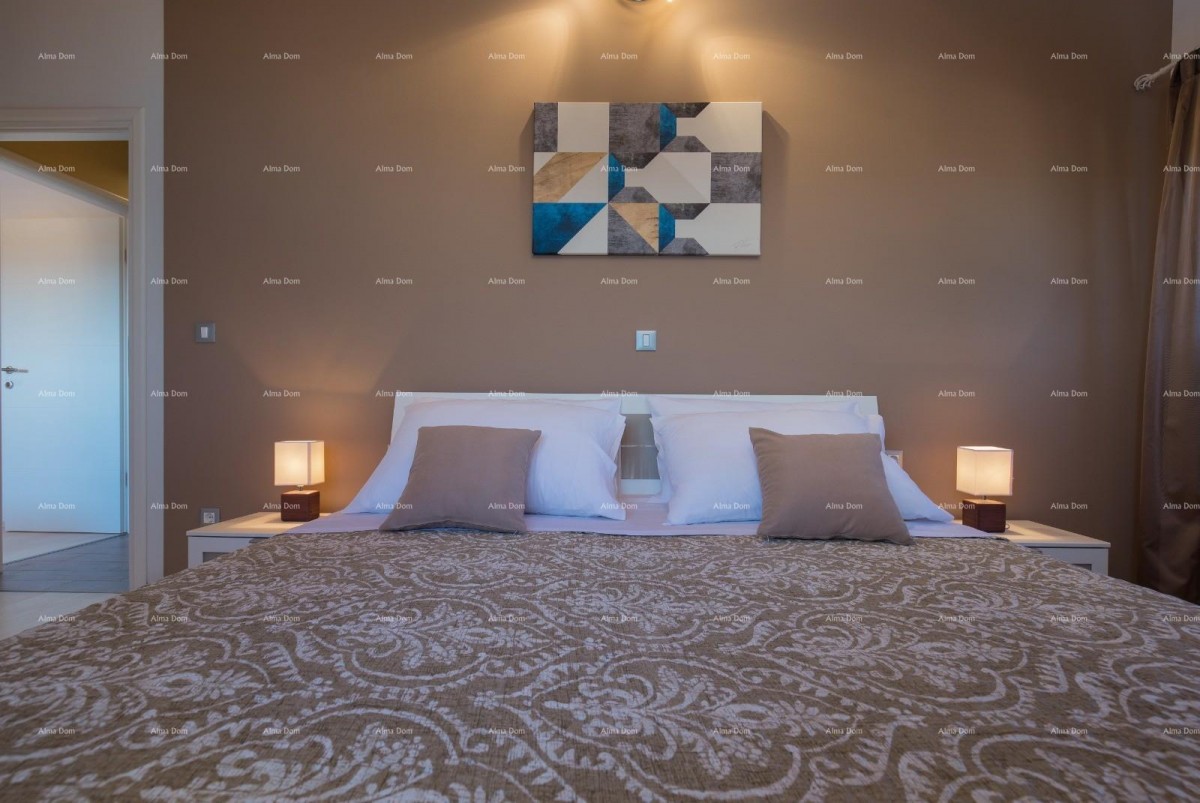 Fažana, detached house on a large plot of 1844 m2. View of the entire Fažana. 21