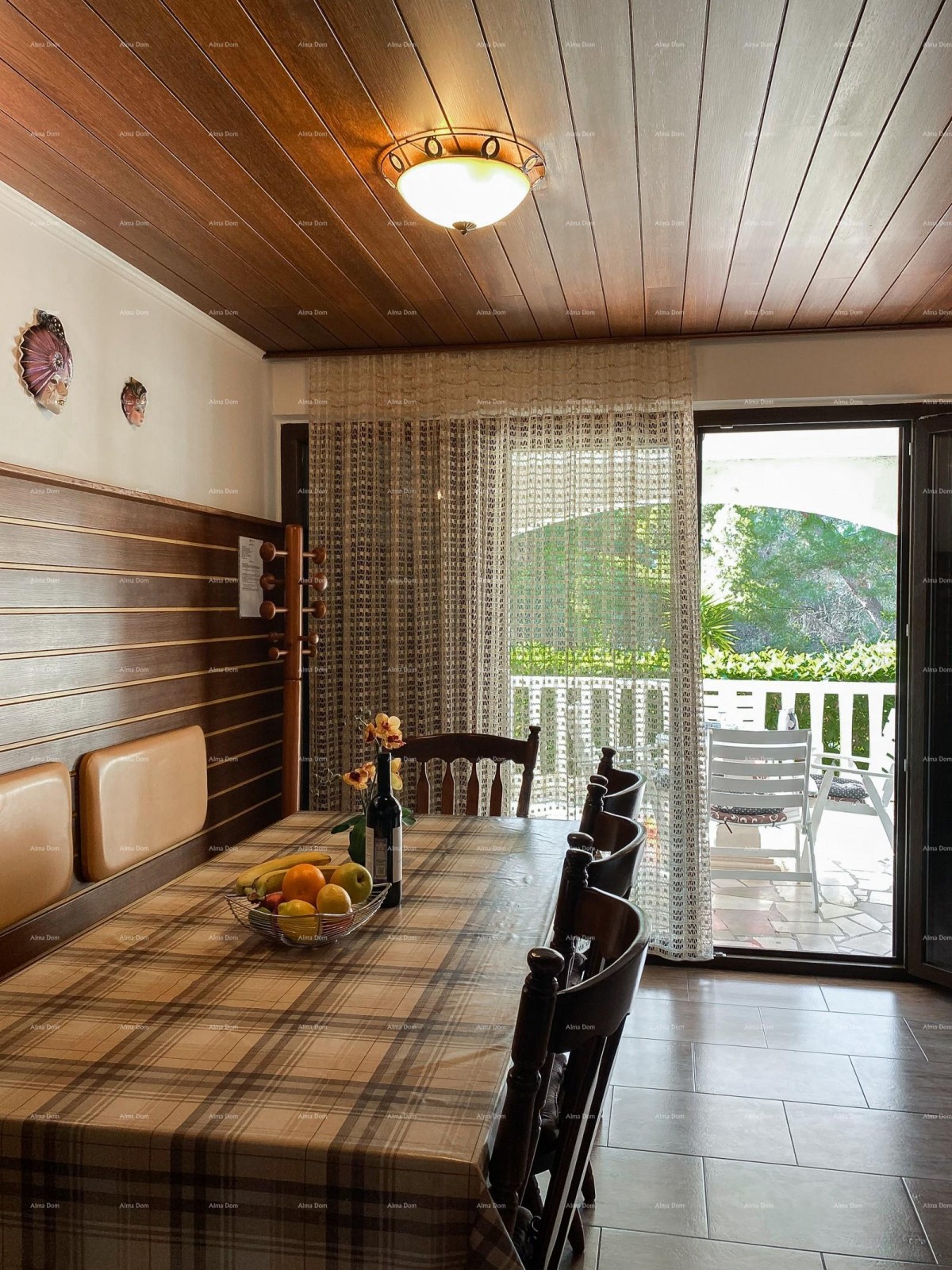 Lepa vila za prodajo na eni izmed najboljših lokacij v Supetru, otok Brač! 22