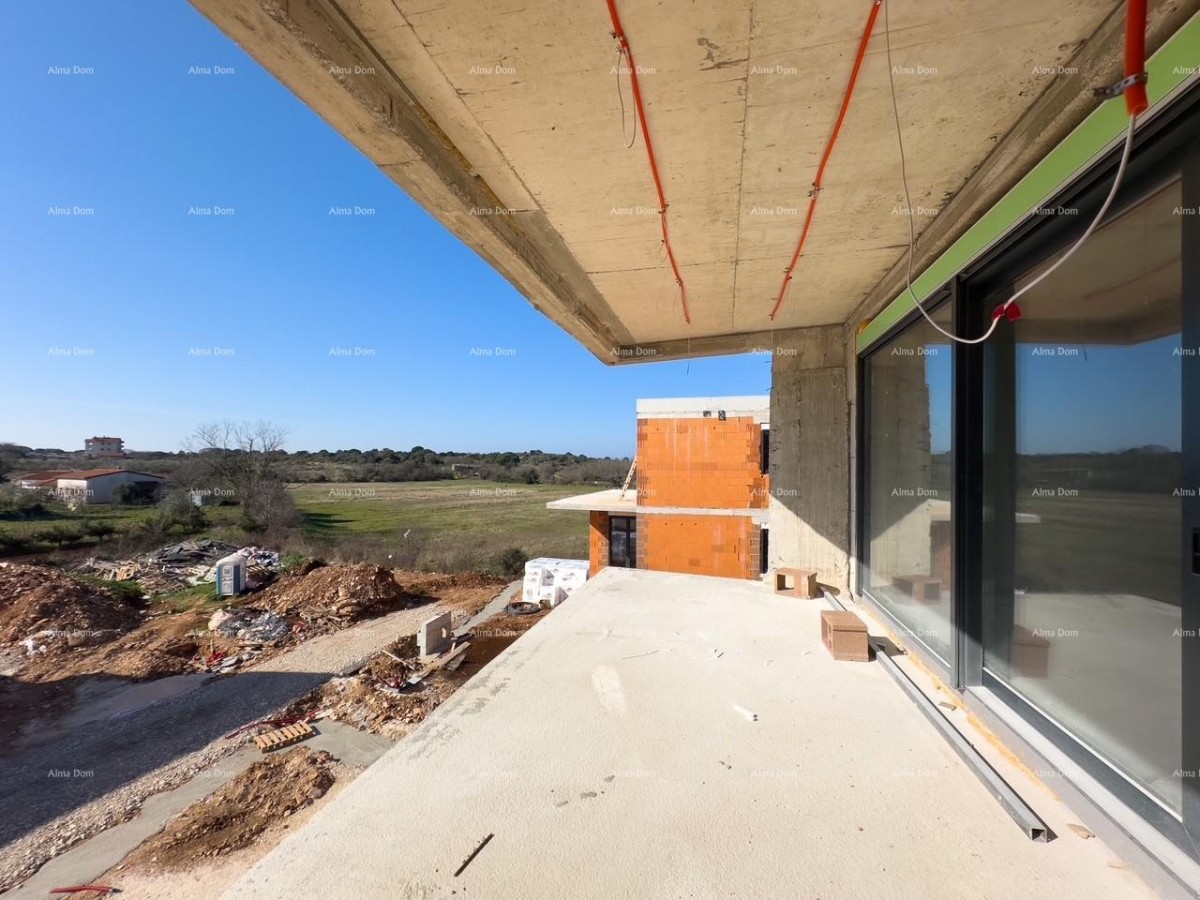 Продается квартира на втором этаже небольшого дома! 33