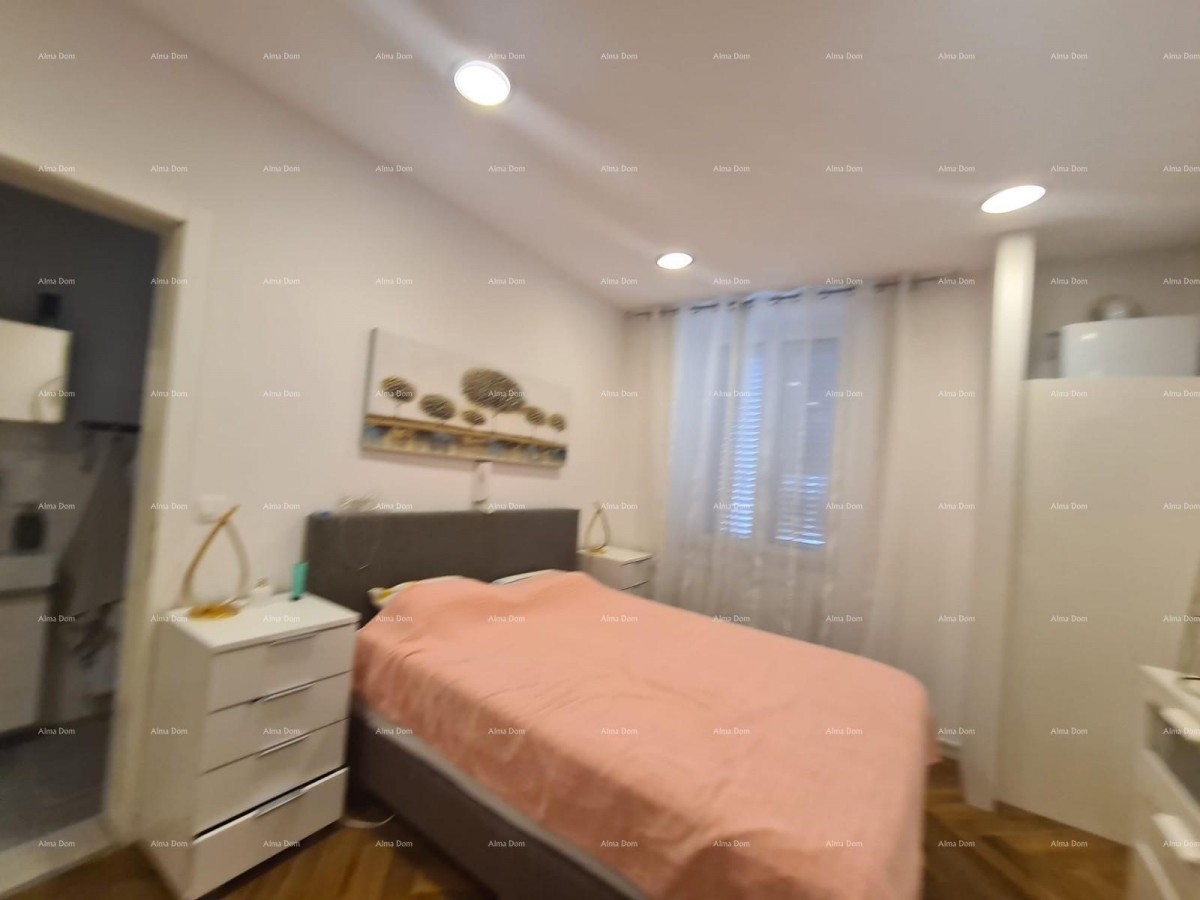 PRODAJA STANA S DVA APARTMANA – PULA 13