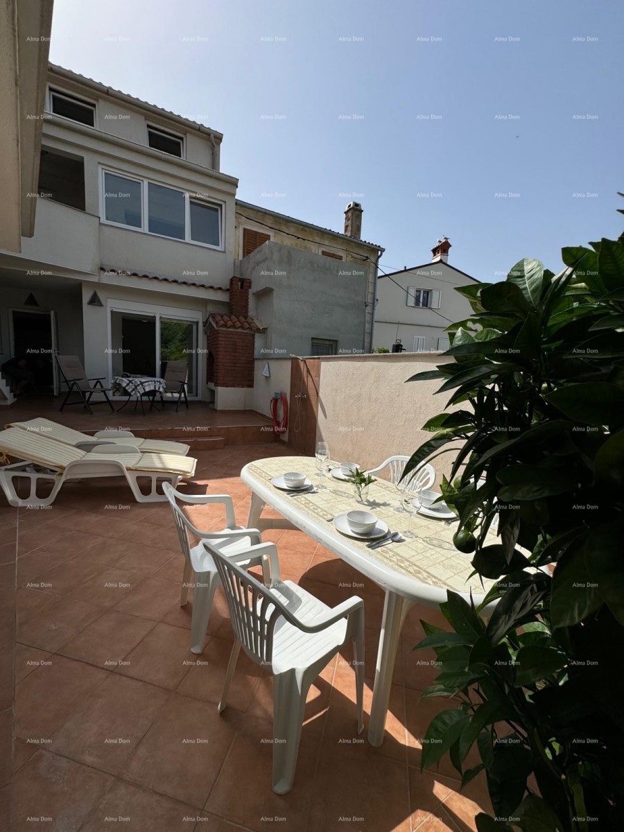 Hiša s pomožnim objektom. Medulin. 20