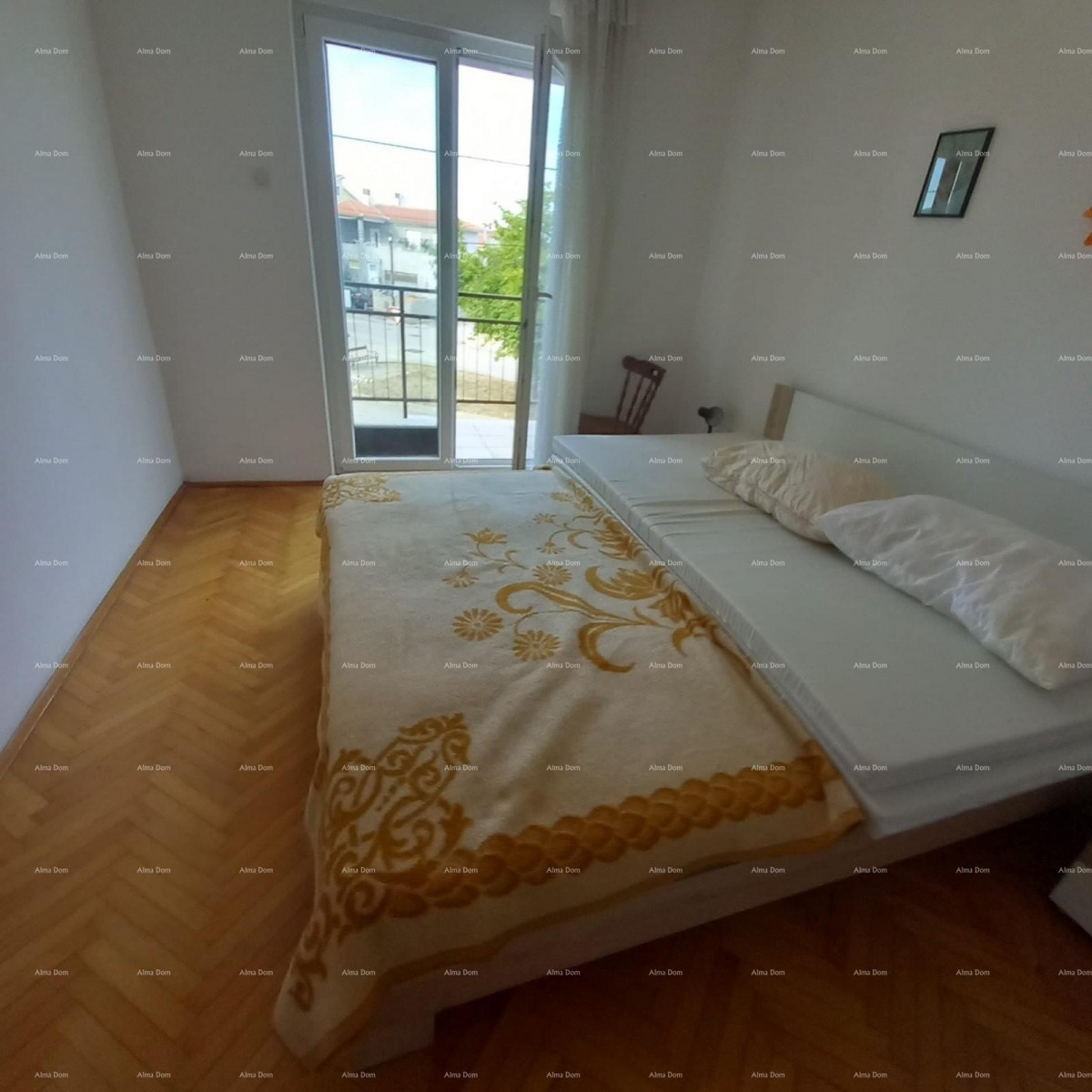 Prodaja, Ližnjan , kuća u nizu sa tri apartmana. 37