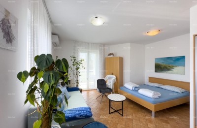Prodajemo studio apartman s parkirnim mjestom,  na odličnoj lokaciji u Medulinu!