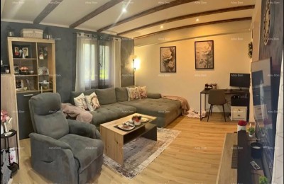 Šišan – pritlični stan 72 m² z dvoriščem
